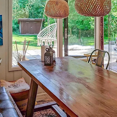 Pet Friendly In Nexo With Wifi 펜션 *